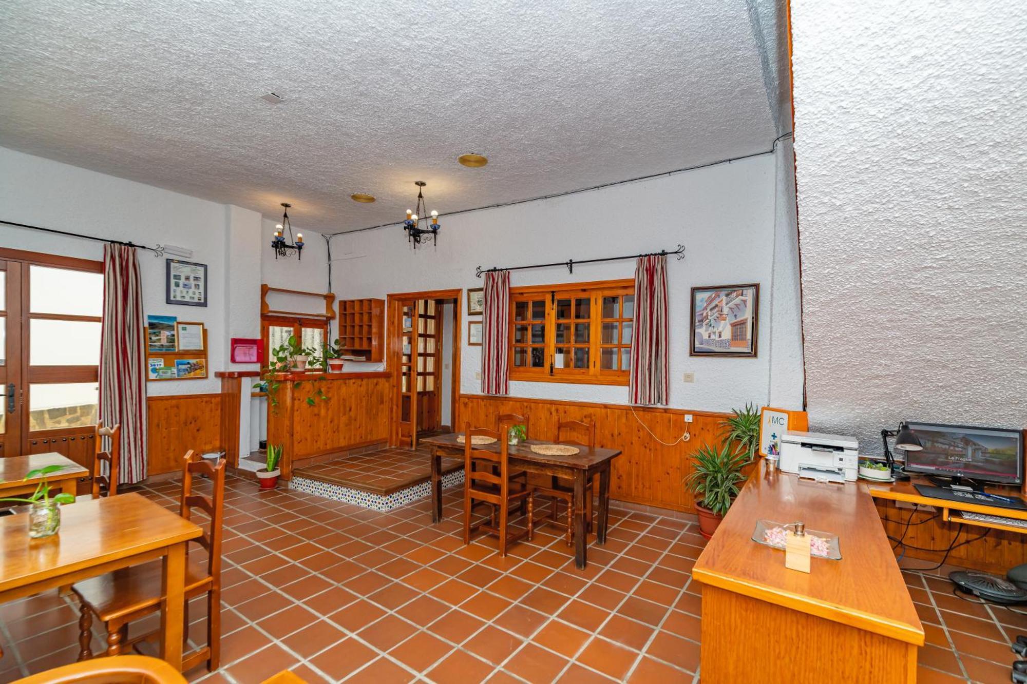 Hotel La Fragua I เตรเวเลซ ภายนอก รูปภาพ