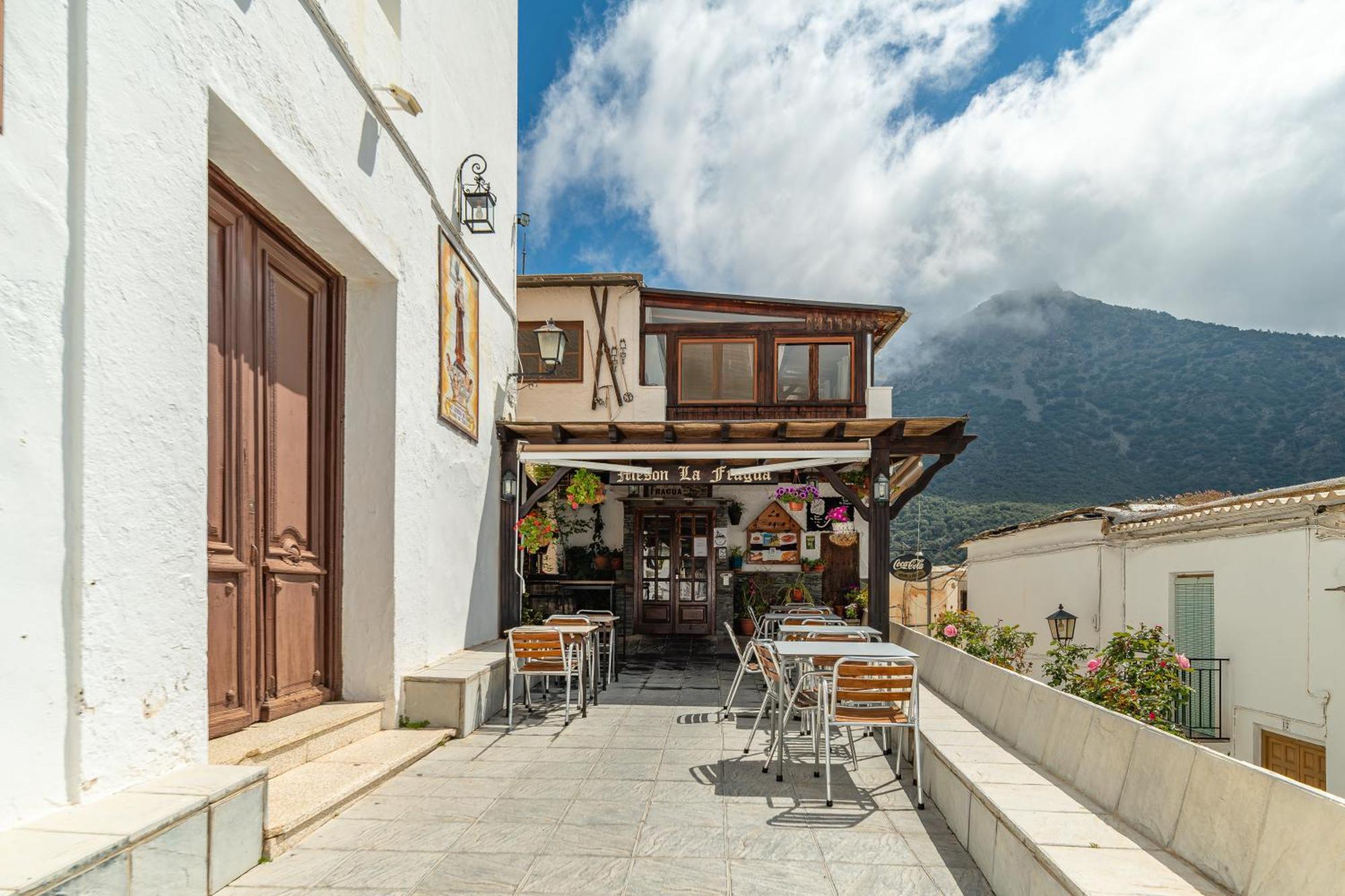 Hotel La Fragua I เตรเวเลซ ภายนอก รูปภาพ
