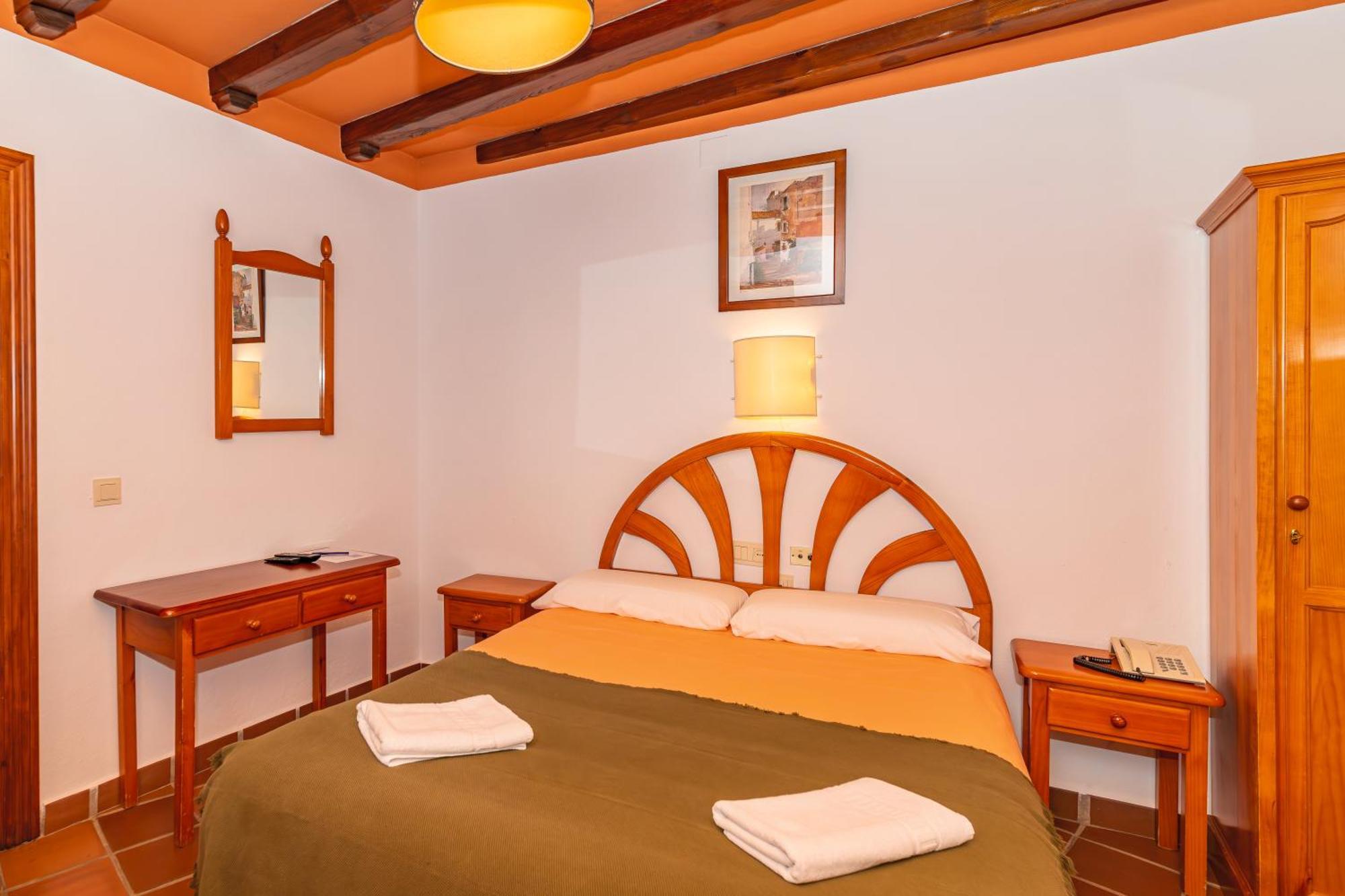 Hotel La Fragua I เตรเวเลซ ภายนอก รูปภาพ