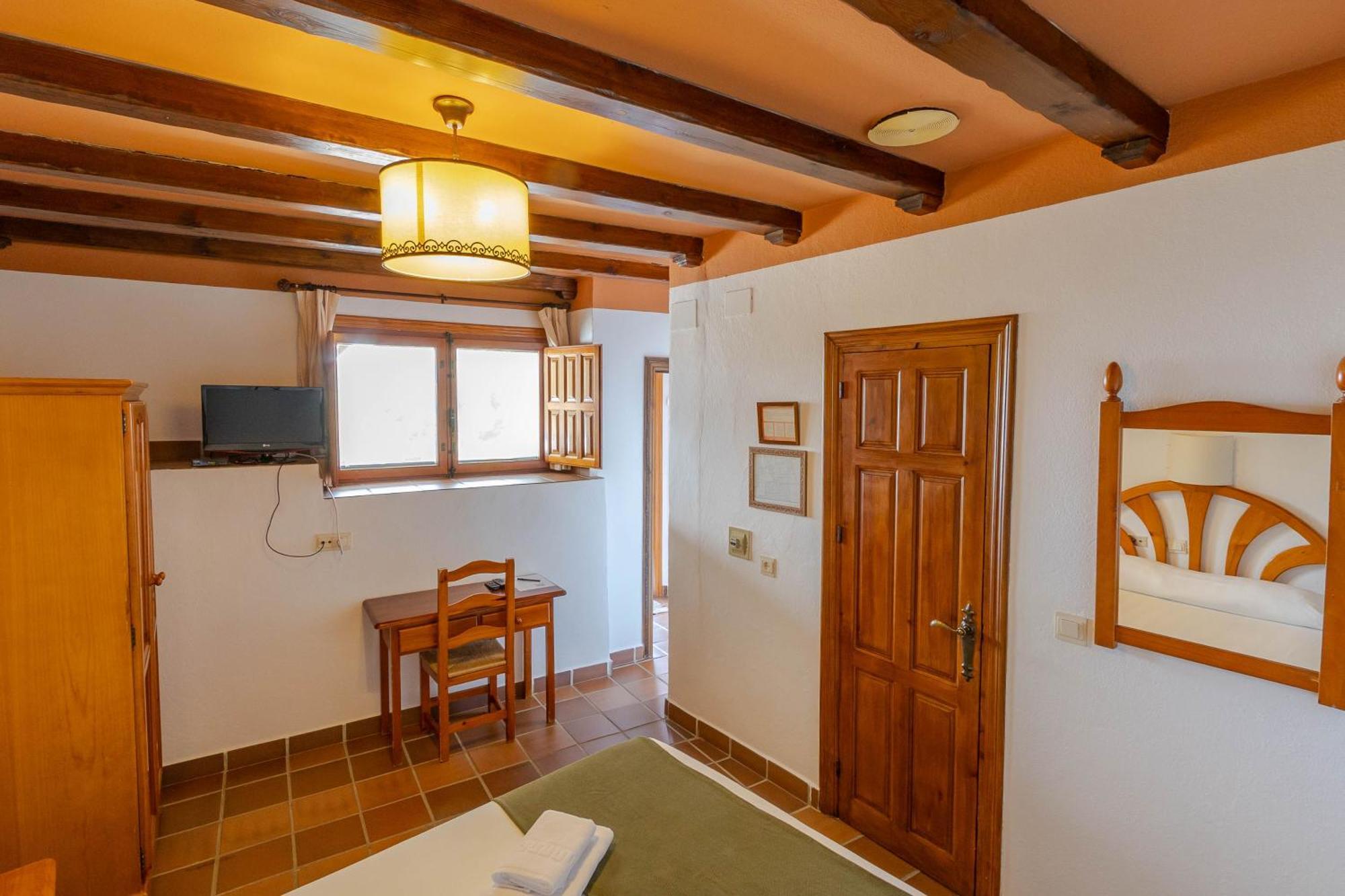 Hotel La Fragua I เตรเวเลซ ภายนอก รูปภาพ